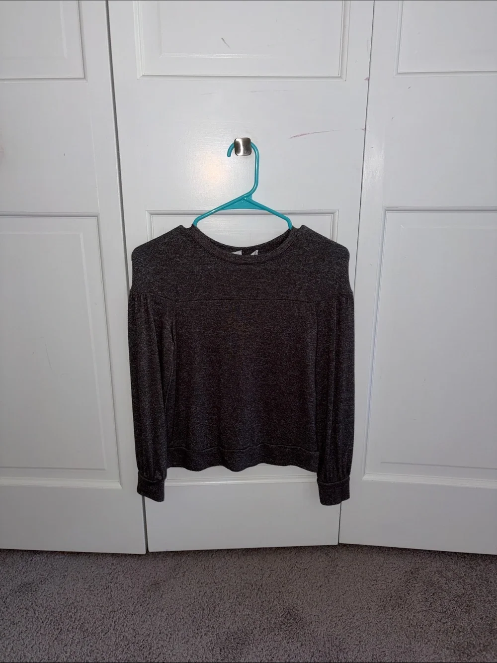 Girl’s Long Sleeve Crewneck Top - Grayish Black